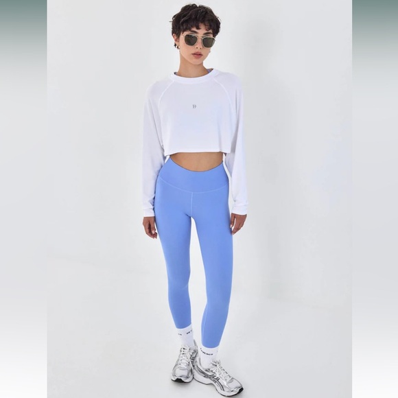 De Rococo Cropped Tee - Picture 4 of 5